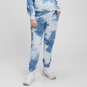 NWOT GAP Maternity Fleece Under Belly Joggers